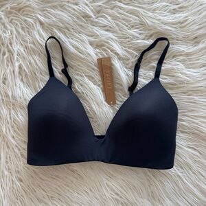 Skims Wireless Form T-shirt Bra Onyx Size 32D